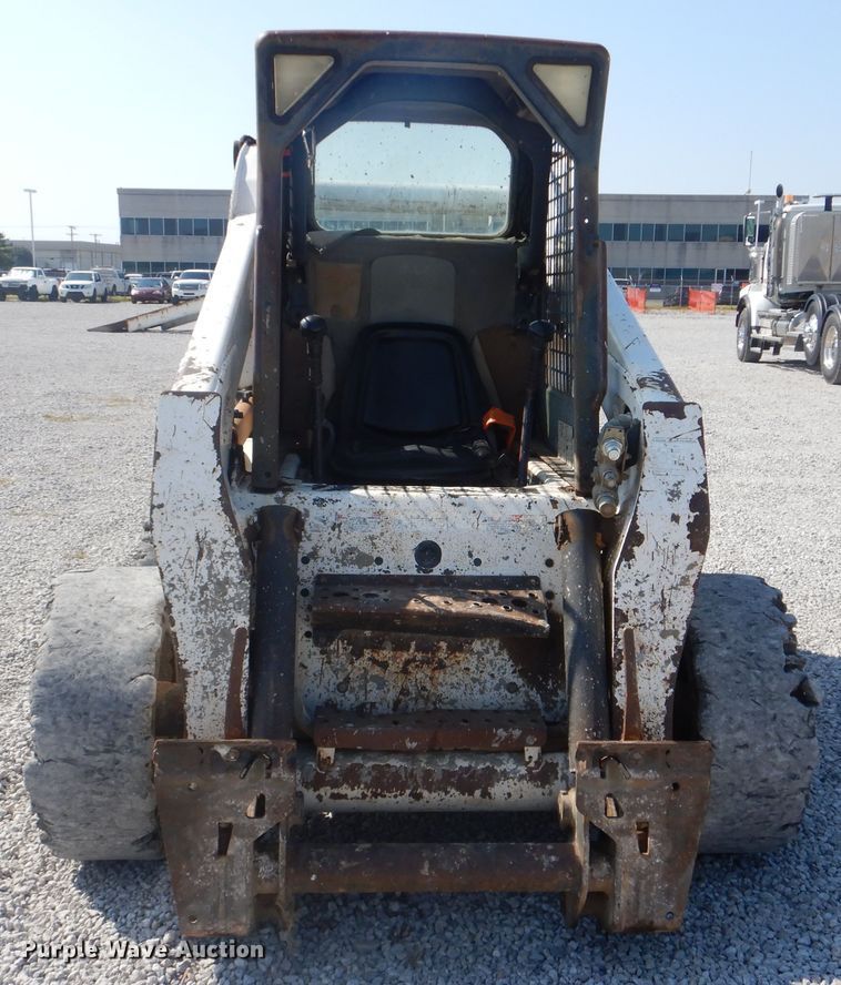 image for item DI0468 2002 Bobcat S250  skid steer loader