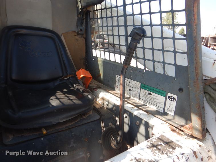 image for item DI0468 2002 Bobcat S250  skid steer loader