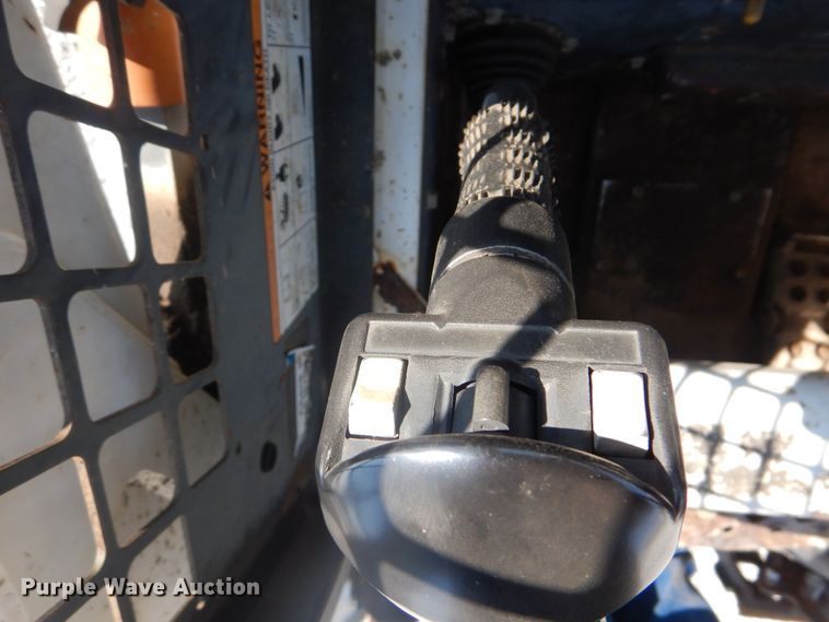 image for item DI0468 2002 Bobcat S250  skid steer loader