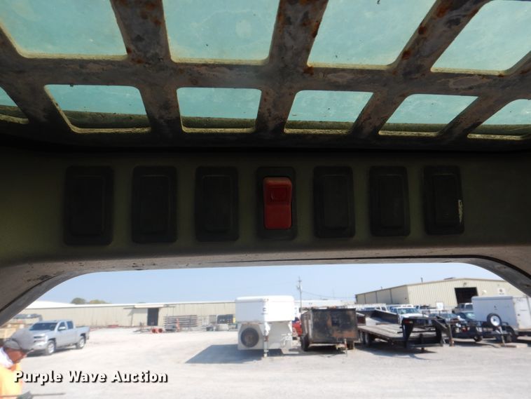 image for item DI0468 2002 Bobcat S250  skid steer loader