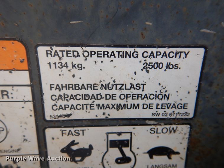 image for item DI0468 2002 Bobcat S250  skid steer loader