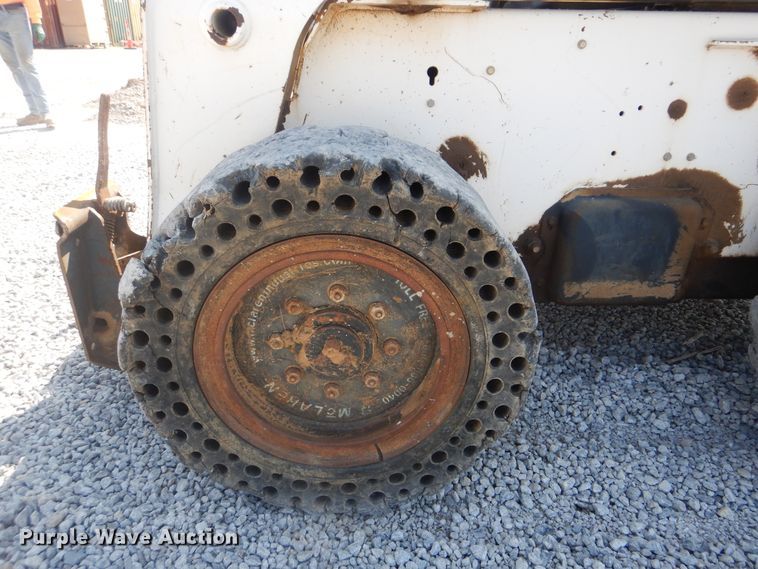 image for item DI0468 2002 Bobcat S250  skid steer loader