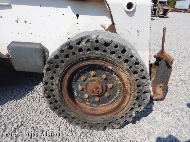 image for item DI0468 2002 Bobcat S250  skid steer loader