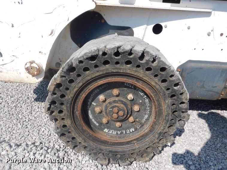 image for item DI0468 2002 Bobcat S250  skid steer loader