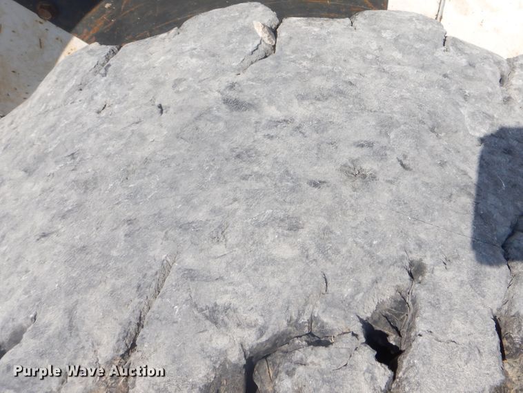 image for item DI0468 2002 Bobcat S250  skid steer loader