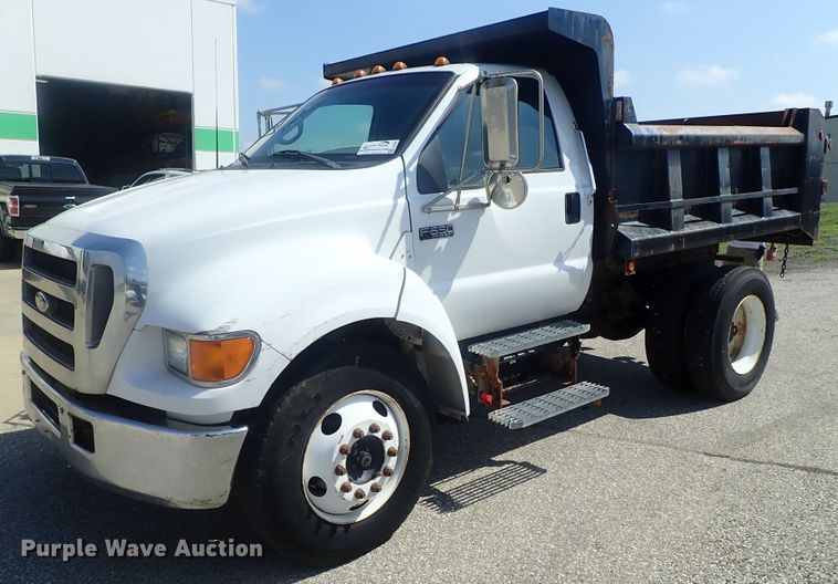 image for item DI4654 2005 Ford F650  dump truck