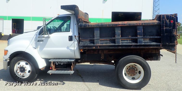 image for item DI4654 2005 Ford F650  dump truck