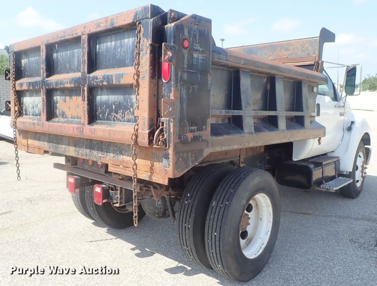 image for item DI4654 2005 Ford F650  dump truck