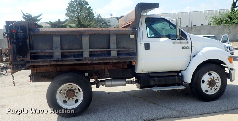 image for item DI4654 2005 Ford F650  dump truck