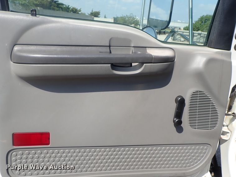 image for item DI4654 2005 Ford F650  dump truck