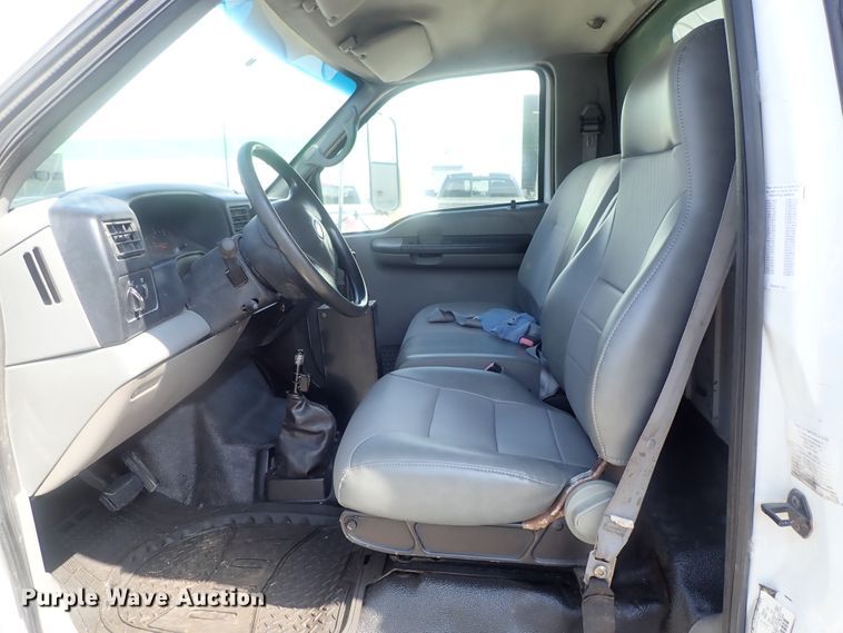 image for item DI4654 2005 Ford F650  dump truck