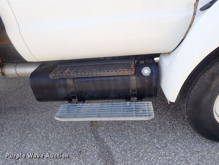 image for item DI4654 2005 Ford F650  dump truck