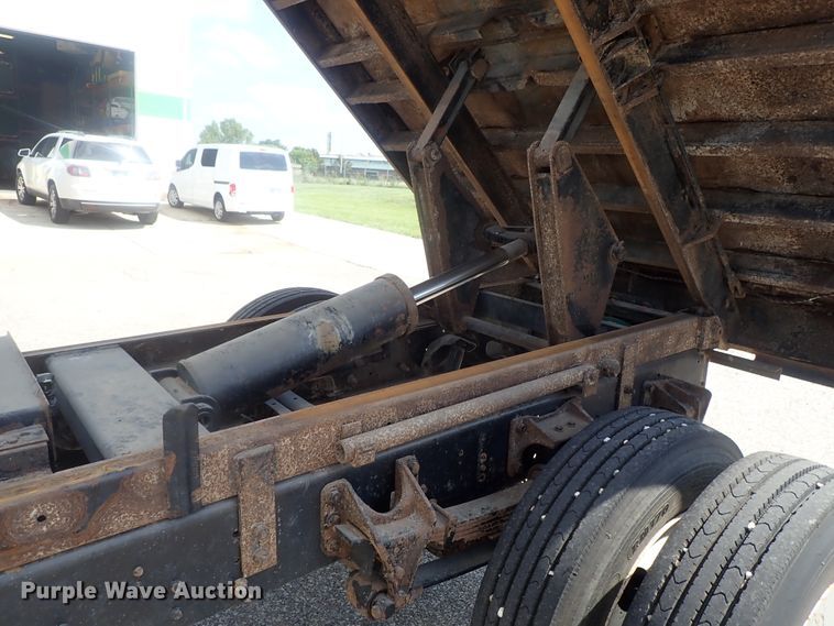 image for item DI4654 2005 Ford F650  dump truck