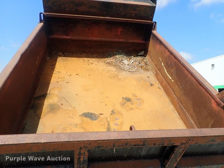 image for item DI4654 2005 Ford F650  dump truck