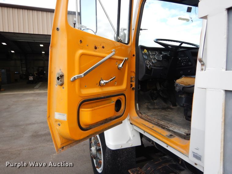 image for item DI8308 1994 Ford L8000  sewer jetter  truck