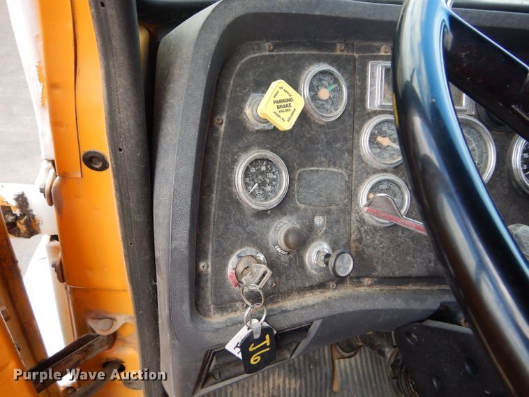 image for item DI8308 1994 Ford L8000  sewer jetter  truck