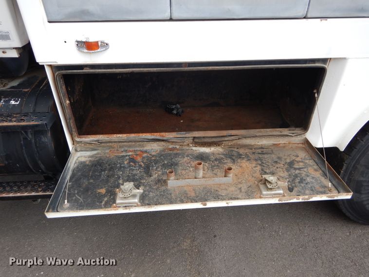 image for item DI8308 1994 Ford L8000  sewer jetter  truck