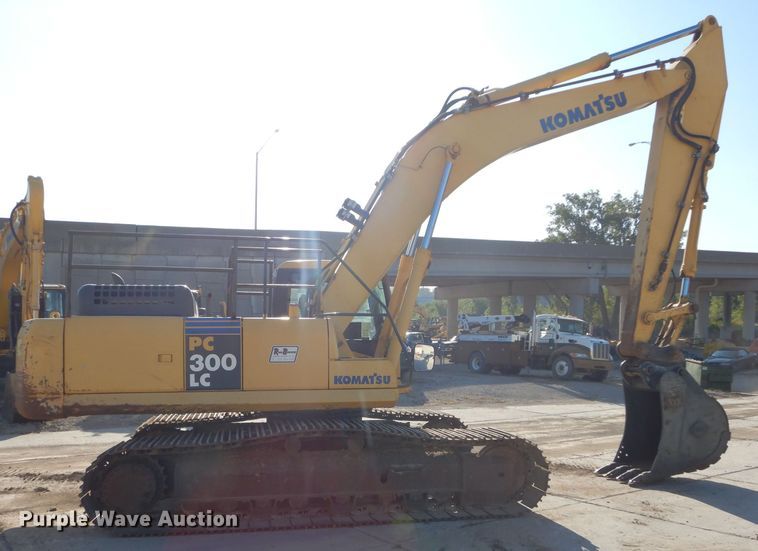 image for item DI8310 2006 Komatsu PC300LC-7  excavator