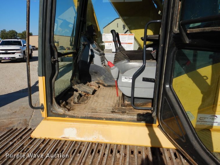 image for item DI8310 2006 Komatsu PC300LC-7  excavator