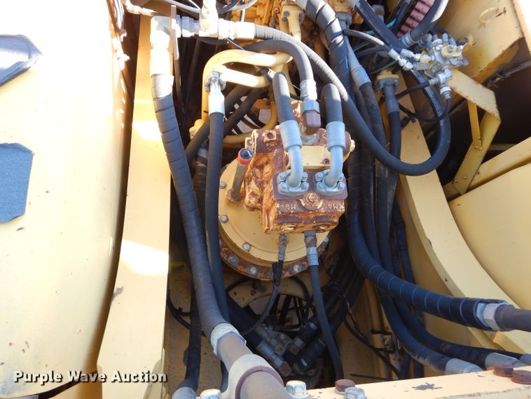 image for item DI8310 2006 Komatsu PC300LC-7  excavator