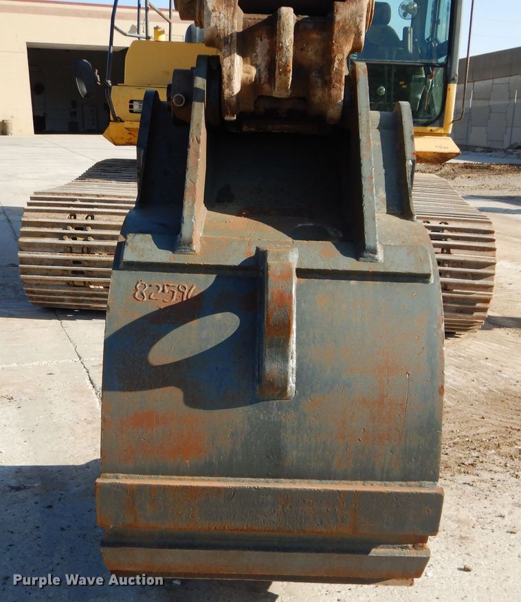 image for item DI8310 2006 Komatsu PC300LC-7  excavator