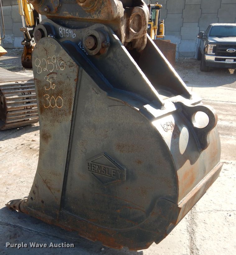 image for item DI8310 2006 Komatsu PC300LC-7  excavator