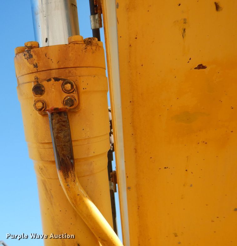 image for item DI8310 2006 Komatsu PC300LC-7  excavator