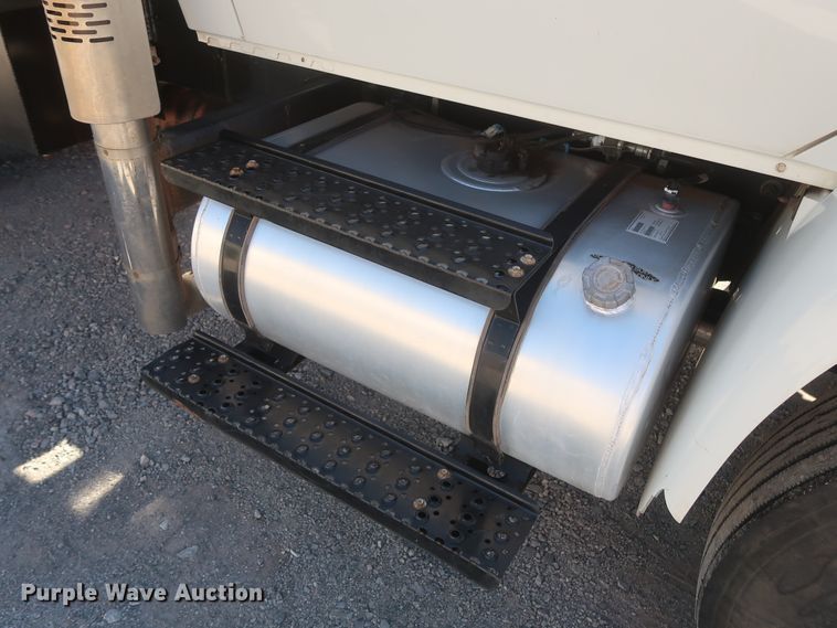 image for item DJ1816 2011 International DuraStar 4400  dump truck