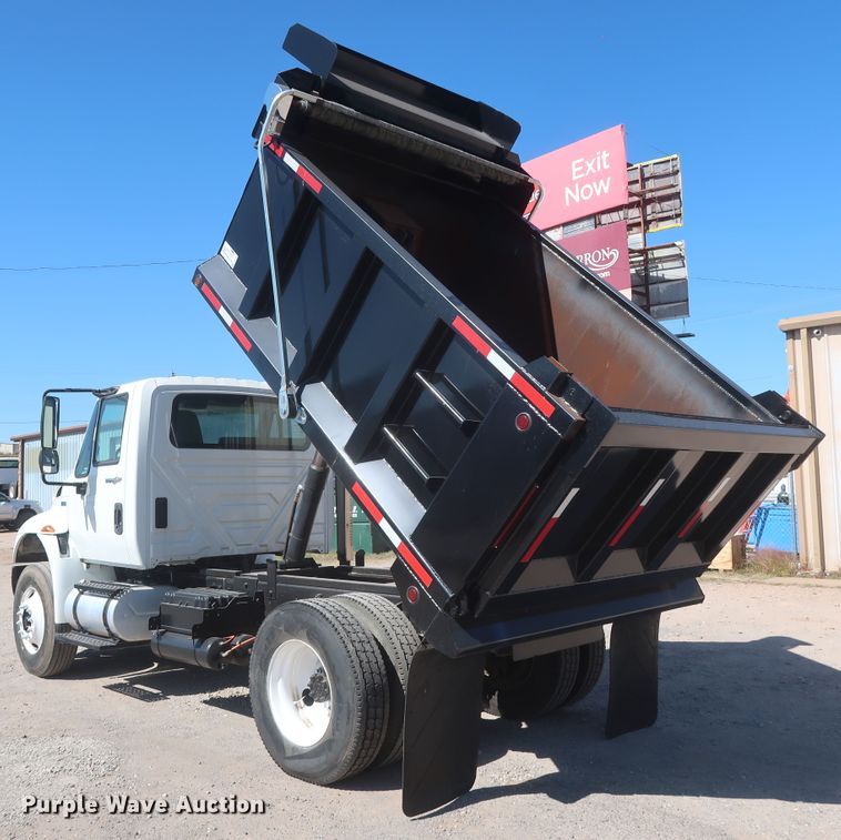 image for item DJ1816 2011 International DuraStar 4400  dump truck