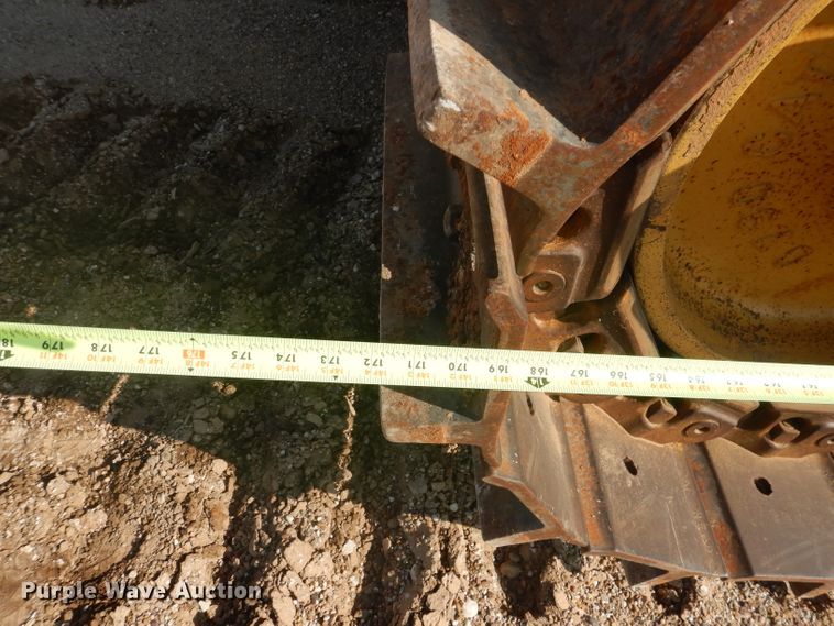 image for item DJ8776 1990 Caterpillar D8N  cable plow