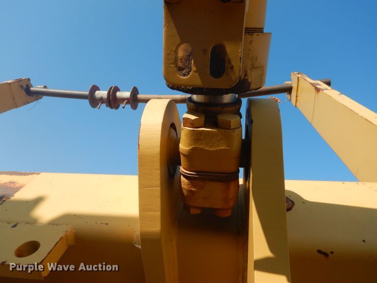 image for item DJ8776 1990 Caterpillar D8N  cable plow