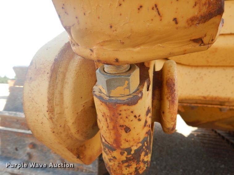 image for item DJ8776 1990 Caterpillar D8N  cable plow