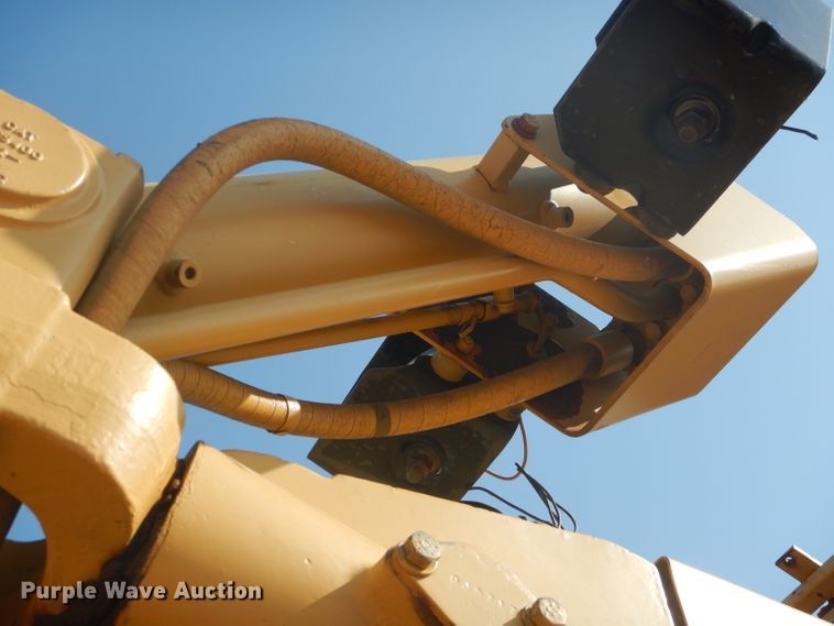 image for item DJ8776 1990 Caterpillar D8N  cable plow