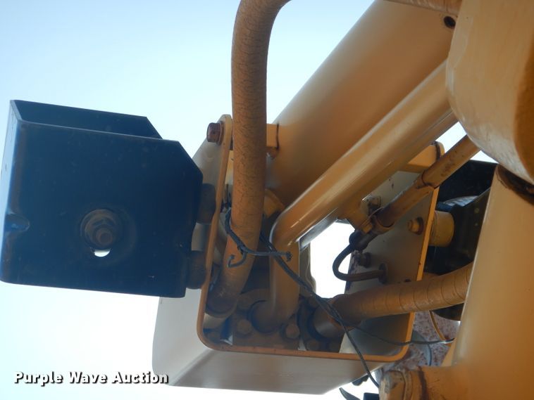 image for item DJ8776 1990 Caterpillar D8N  cable plow