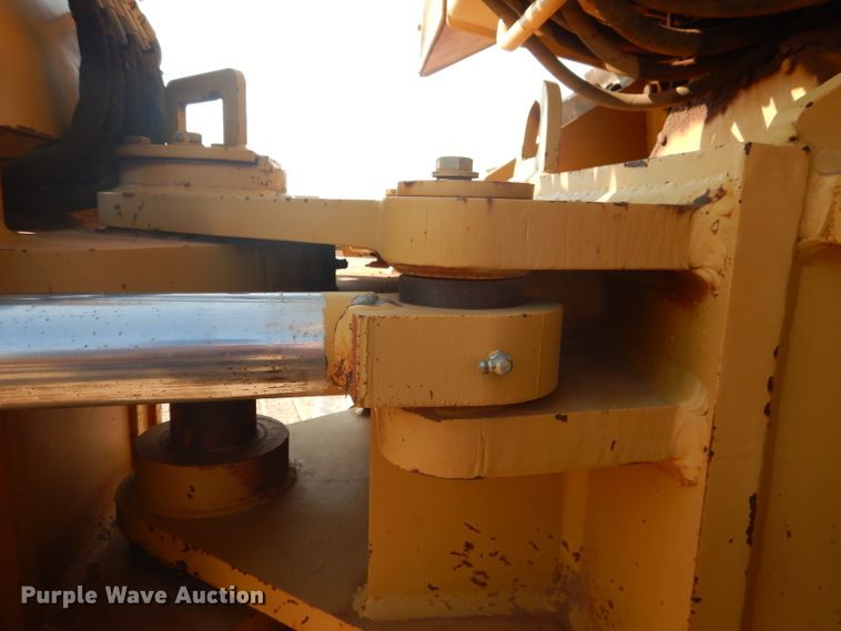 image for item DJ8776 1990 Caterpillar D8N  cable plow