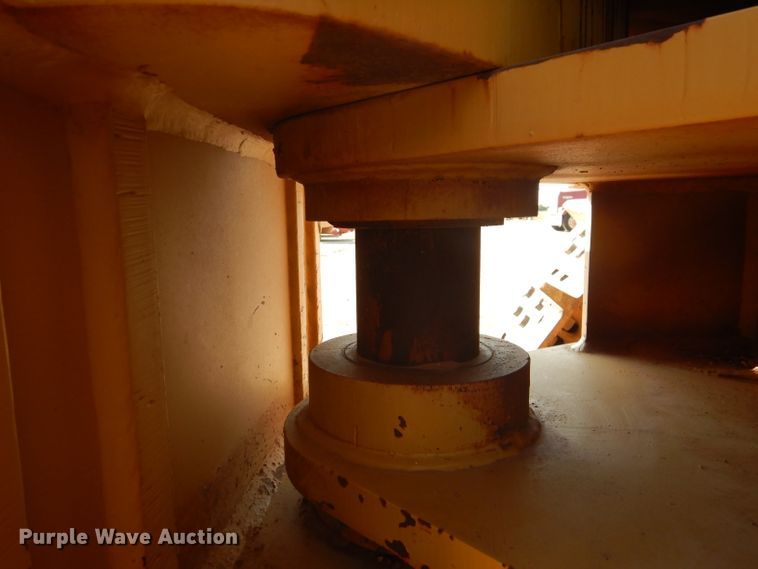 image for item DJ8776 1990 Caterpillar D8N  cable plow