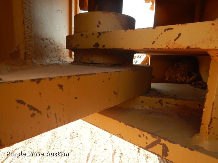 image for item DJ8776 1990 Caterpillar D8N  cable plow