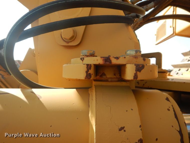 image for item DJ8776 1990 Caterpillar D8N  cable plow