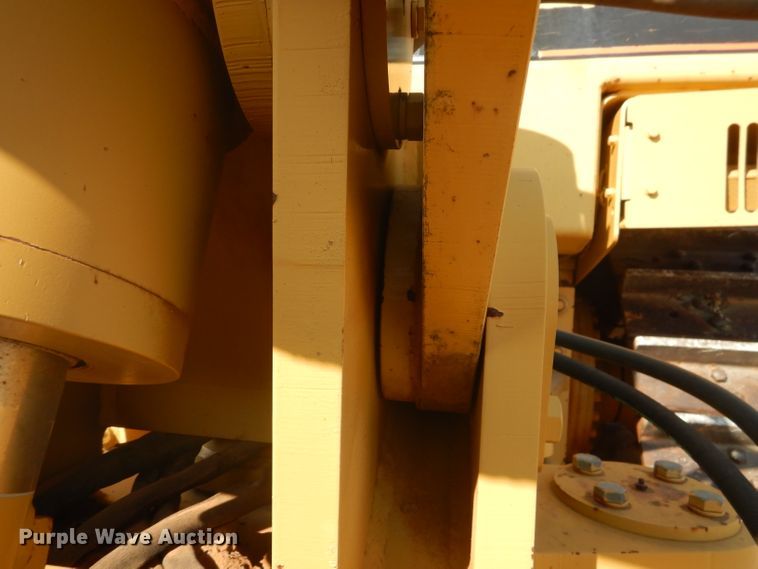 image for item DJ8776 1990 Caterpillar D8N  cable plow