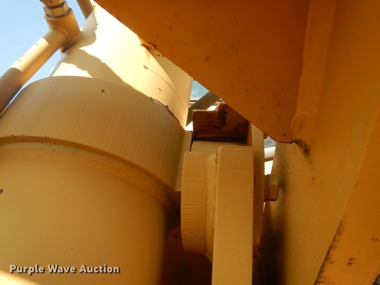 image for item DJ8776 1990 Caterpillar D8N  cable plow