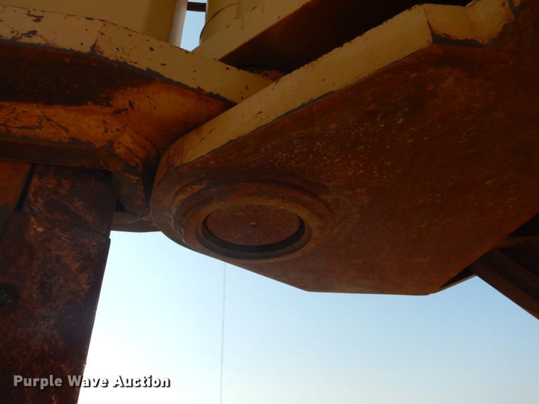 image for item DJ8776 1990 Caterpillar D8N  cable plow