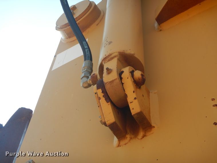 image for item DJ8776 1990 Caterpillar D8N  cable plow