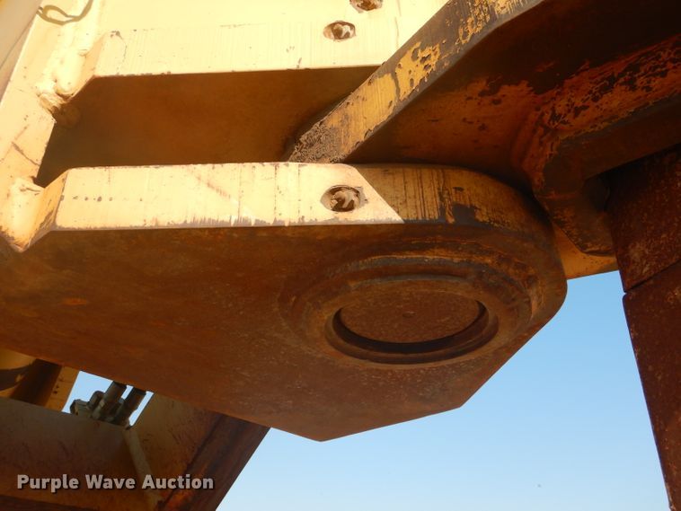 image for item DJ8776 1990 Caterpillar D8N  cable plow