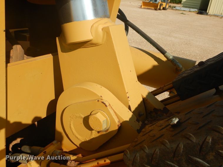 image for item DJ8776 1990 Caterpillar D8N  cable plow