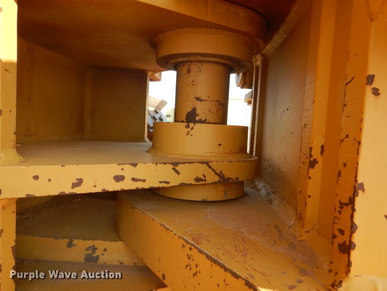 image for item DJ8776 1990 Caterpillar D8N  cable plow