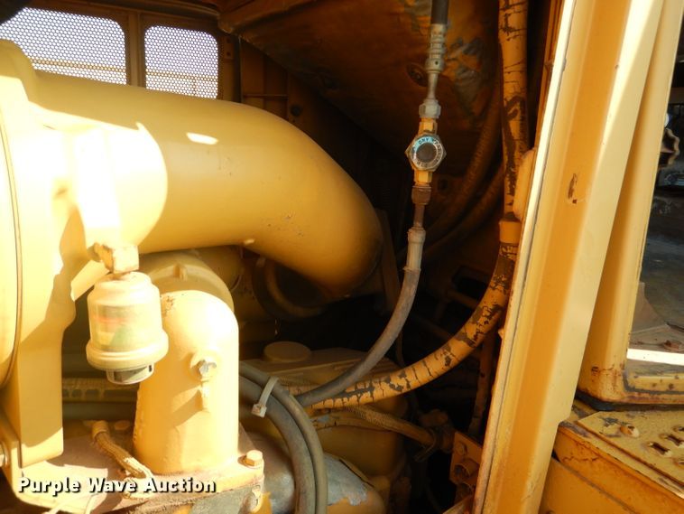 image for item DJ8776 1990 Caterpillar D8N  cable plow