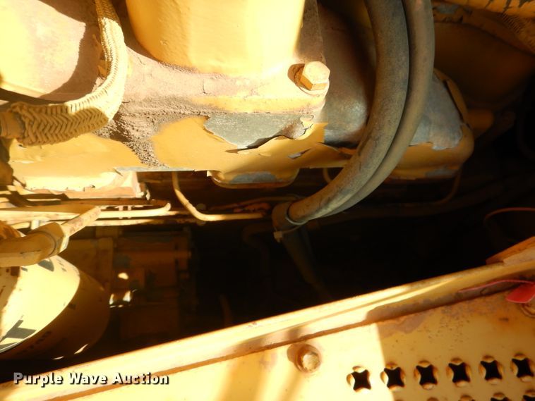 image for item DJ8776 1990 Caterpillar D8N  cable plow