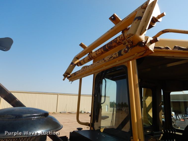 image for item DJ8776 1990 Caterpillar D8N  cable plow