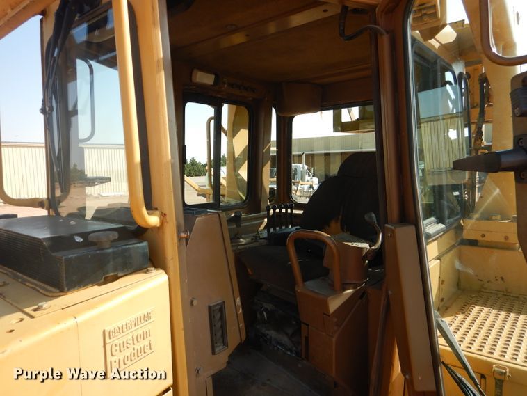 image for item DJ8776 1990 Caterpillar D8N  cable plow