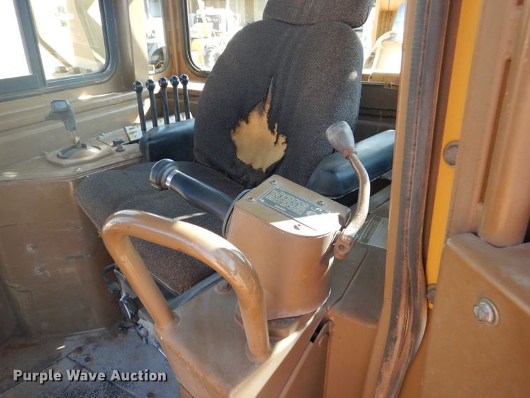 image for item DJ8776 1990 Caterpillar D8N  cable plow